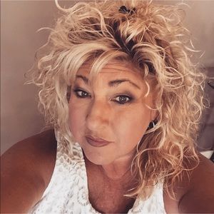 Meet your Posher, Leslie